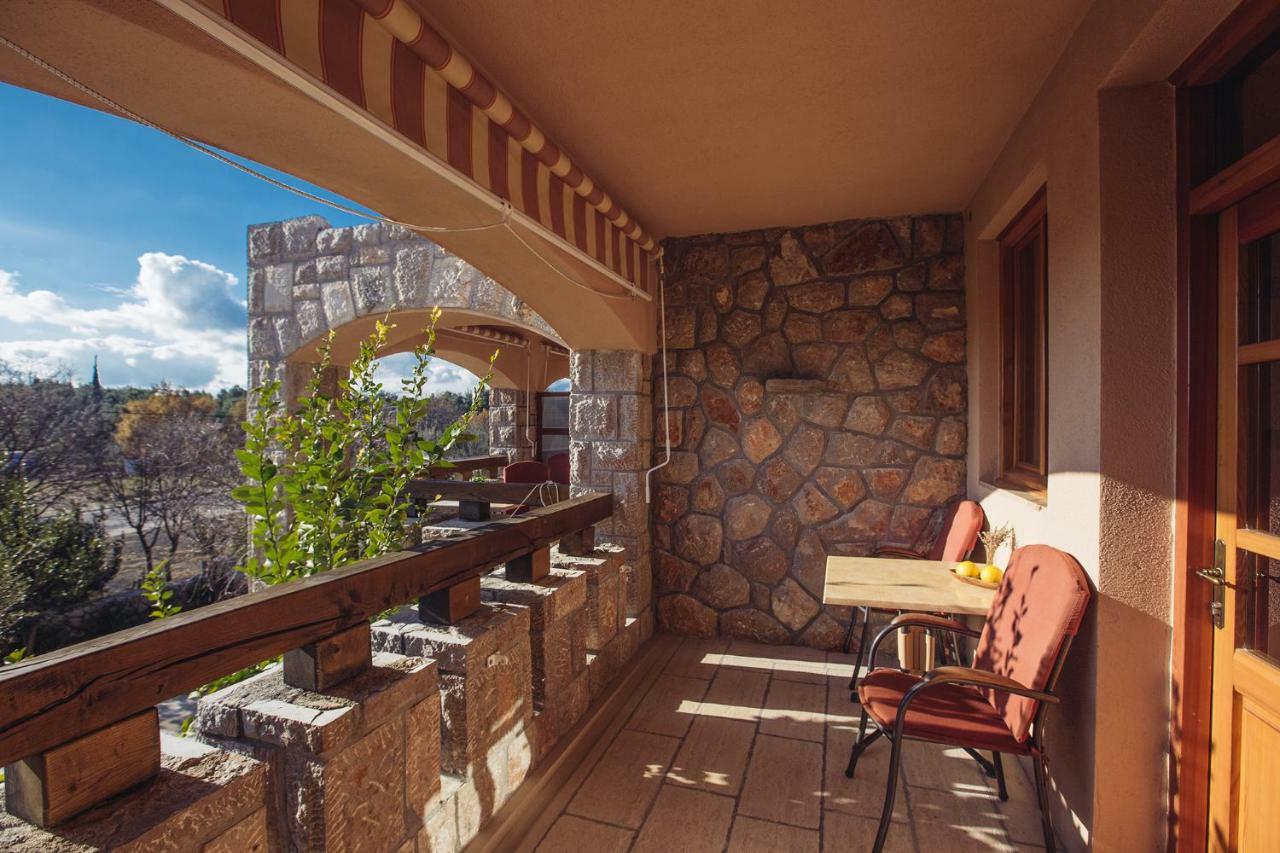 Apartmani I Sobe Dinko Стариград-Пакленица Экстерьер фото