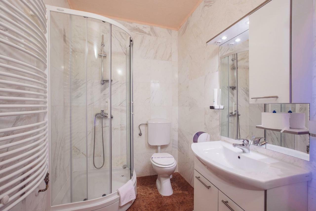 Apartmani I Sobe Dinko Стариград-Пакленица Экстерьер фото