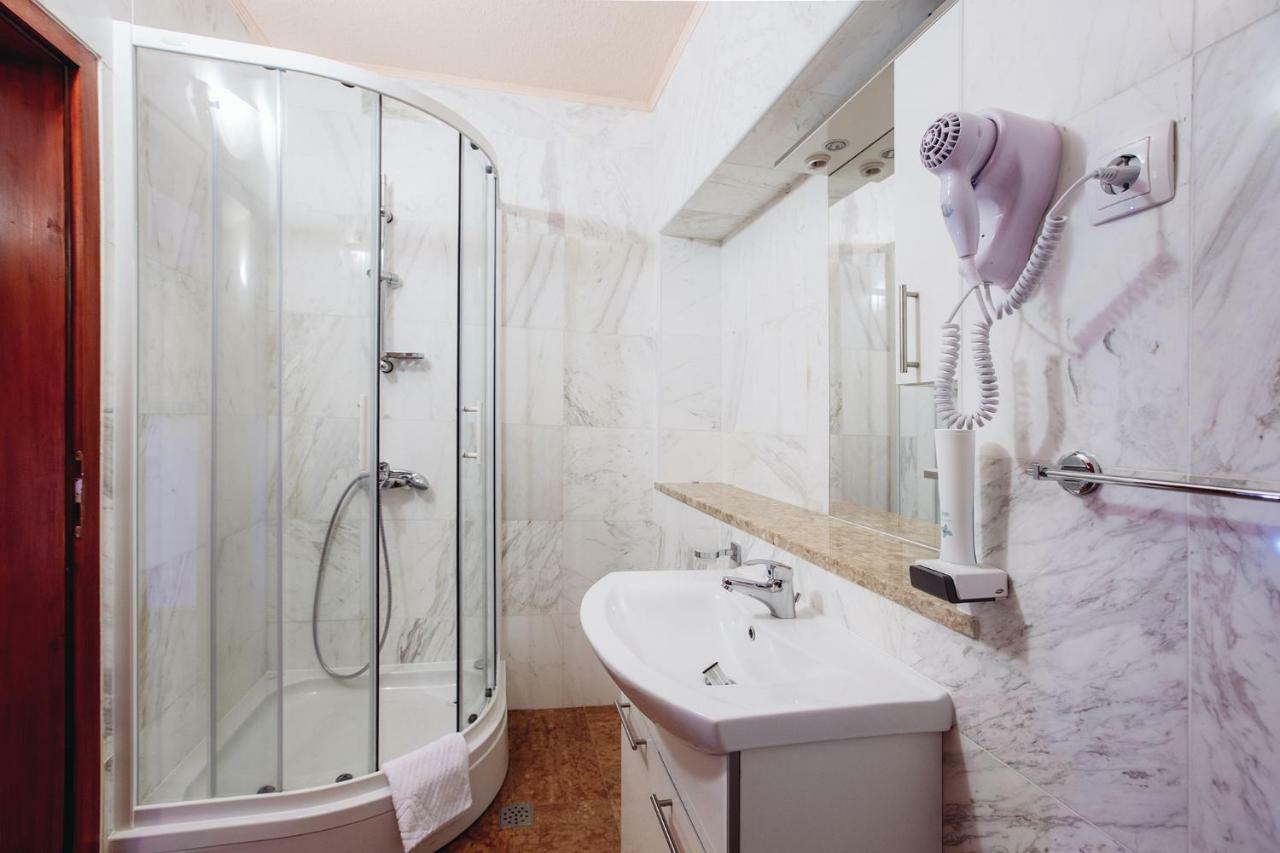 Apartmani I Sobe Dinko Стариград-Пакленица Экстерьер фото