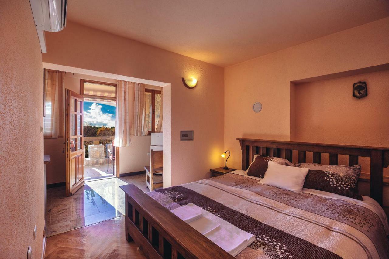 Apartmani I Sobe Dinko Стариград-Пакленица Экстерьер фото